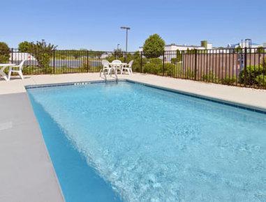 Super 8 By Wyndham Greenville Buitenkant foto