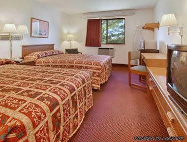 Super 8 By Wyndham Greenville Buitenkant foto